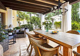 Ref. 2303283 | Covered terrace area by the pool