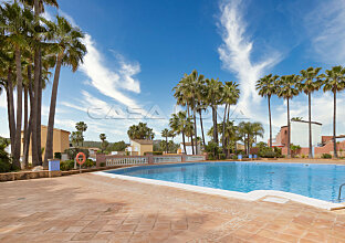 Ref. 2303283 | Refreshing pool surrounded by sun terraces