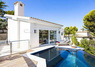 Ref. 2403284 | Moderna villa de lujo con vistas al mar en la bahía