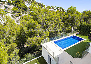 Ref. 2403285 | Chalet familiar renovado frente a una zona verde
