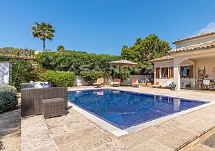 Villa de Mallorca modernizada con estilo y con un hermoso jardín