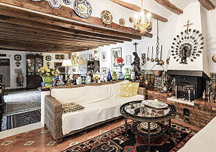 Ref. 2403293 | Interessantes Esszimmer mit Kamin