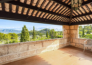 Ref. 2403293 | Charming tower room with panoramic landscape view