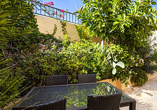 Ref. 1203295 | Modernized ground floor apartment in chic residence