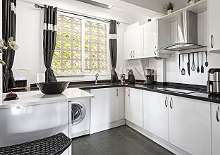 Ref. 1203295 | Modernized ground floor apartment in chic residence