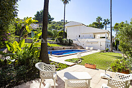 Charming villa in a quiet residential area