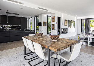 Ref. 2403299 | Integrated dining area with open kitchen