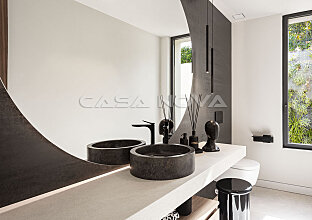 Ref. 2403302 | SOLD BY CASA NOVA PROPERTIES