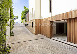 Ref. 2403302 | SOLD BY CASA NOVA PROPERTIES