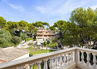 Ref. 2303304 | Magnificent villa in quiet residential area with lots of privacy