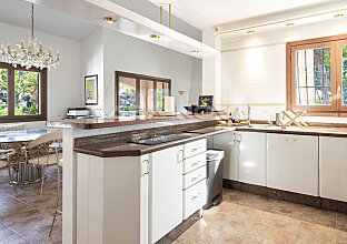 Ref. 2303304 | Magnificent villa in quiet residential area with lots of privacy