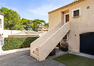 Ref. 2303304 | Magnificent villa in quiet residential area with lots of privacy