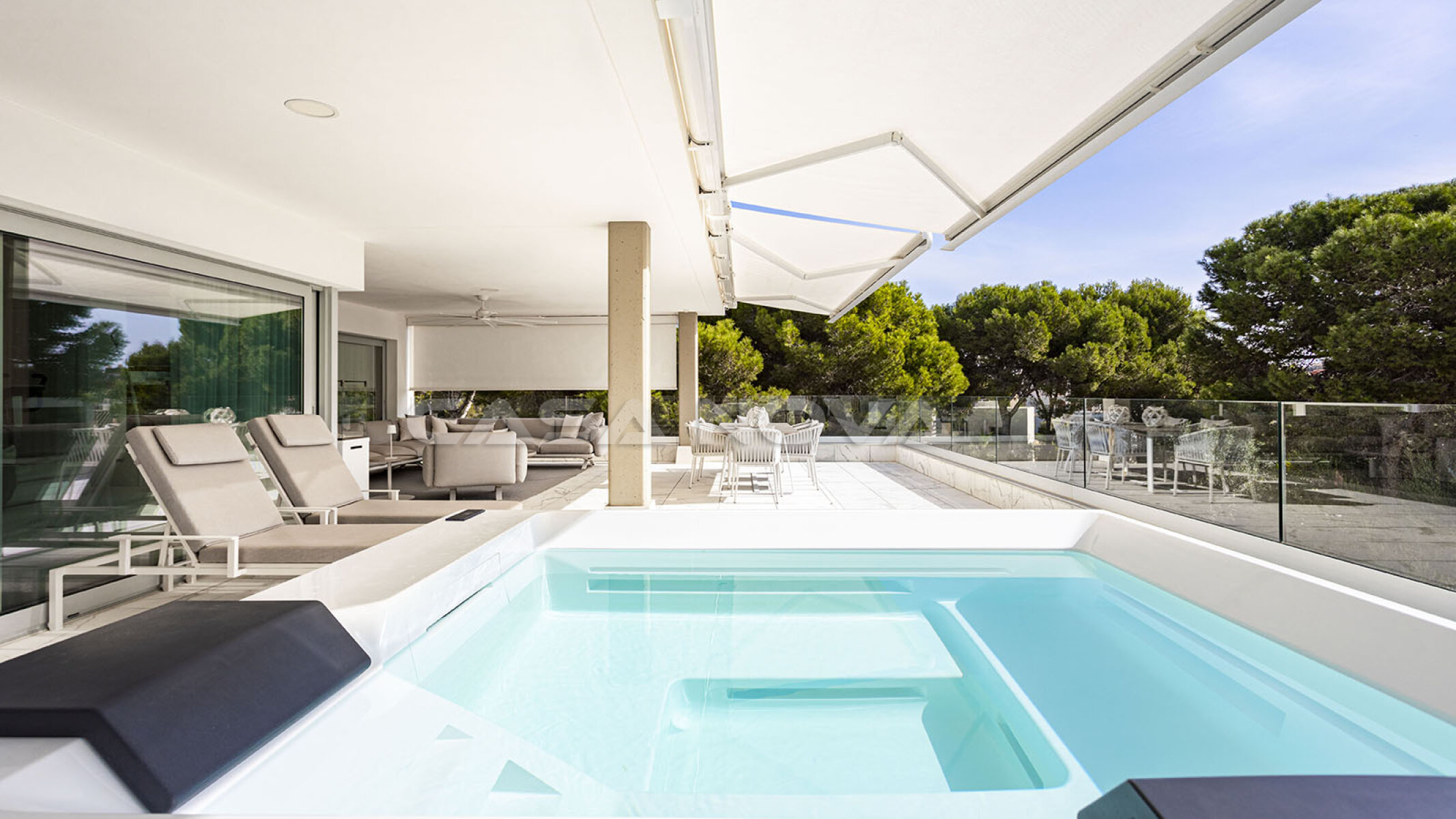 Modernes Neubau Apartment mit Jacuzzi