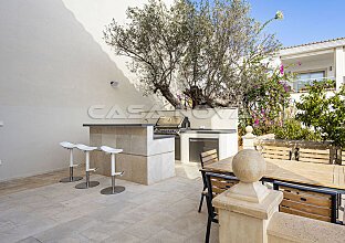 Ref. 2403308 | Charming outdoor area with summer kitchen and barbecue area