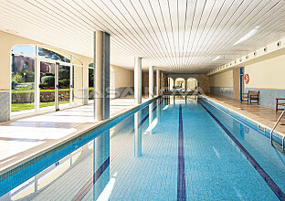 Ref. 2303311 | Exclusiva piscina cubierta con ambiente wellness