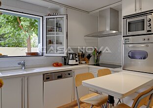 Ref. 2303311 | Vollausgestattete Einbauküche mit Elektrogeräten