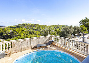 Ref. 2403313 | Mediterrane Doppelhaushälfte mit Pool und Panoramablick 