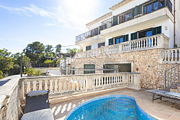Mediterranean semi detached villa with pool and panoramic view