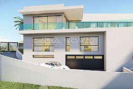 Modern newly built villa in a privileged residential area