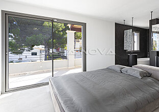 Ref. 2403129 | Modernized villa with elegant design near the harbor