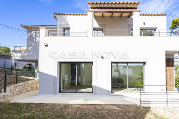 Modernized villa with elegant design near the harbor