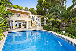 Eindrucksvolle Villa mit Panorama- und Meerblick