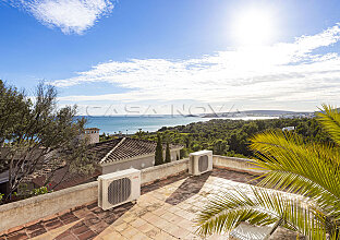 Ref. 2403323 | Villa con vistas al mar mediterráneo con mucho potencial