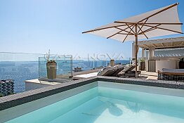 High quality modernized duplex- penthouse with 180 degree sea view