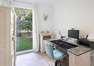 Ref. 2303340 | Charming office room with terrace access