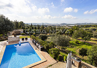 Ref. 2503345 | Breathtaking landscape view all the way to the sea