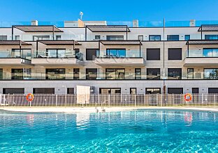 Ref. 1303355 | Sensational new building with community pool