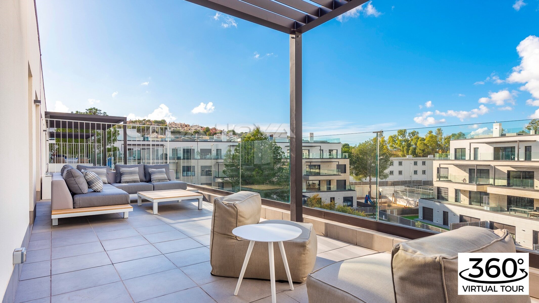 Elegant penthouse in popular residential complex