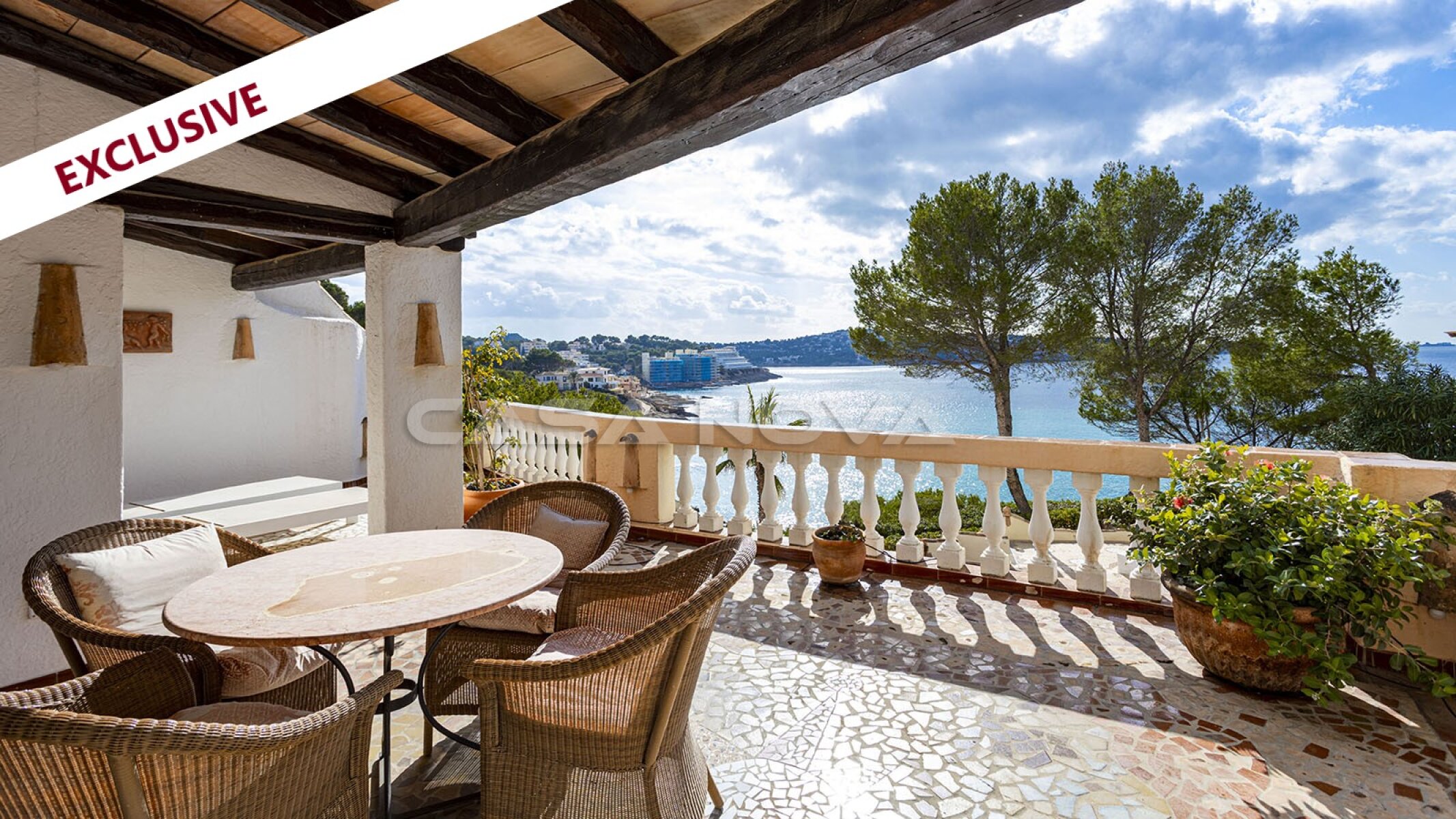 Grosse Terrasse mit Meerblick