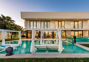 Sensational luxury villa with unique panoramic views