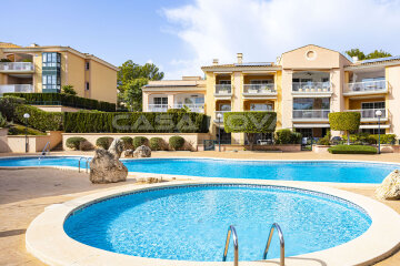 Tolles Penthaus in mediterraner Wohnresidenz mit Pool