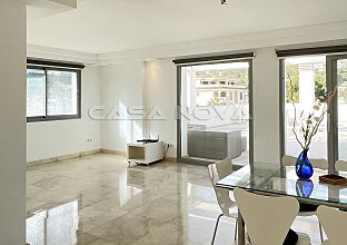 Ref. 1303396 | Moderno ático con magníficas vistas a poca distancia de la playa