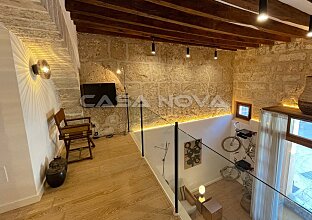 Ref. 1203405 | Elegante dúplex de diseño con hermoso patio interior