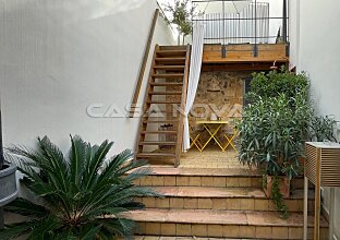 Ref. 1203405 | Elegante dúplex de diseño con hermoso patio interior
