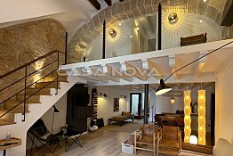 Elegante dúplex de diseño con hermoso patio interior