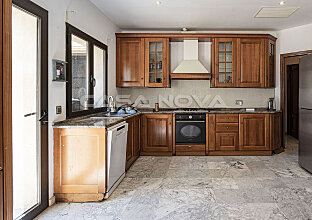 Ref. 2403414 | Mediterranean villa with beautiful garden and pool