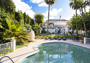Romantische Villa mit schönem Garten und Pool