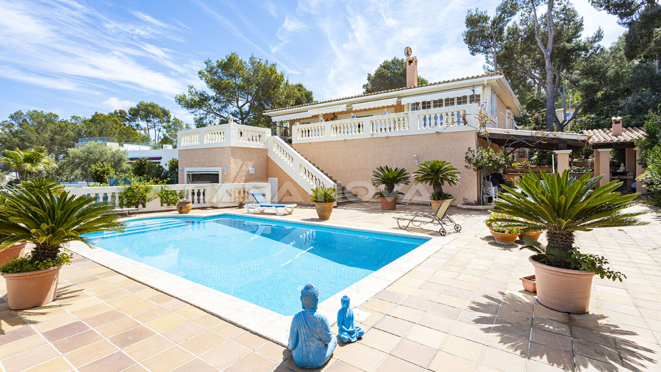Villa mediterranea en zona residencial tranquila