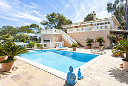 Mediterrane Villa mit Flair und Potenzial in ruhiger Wohnlage