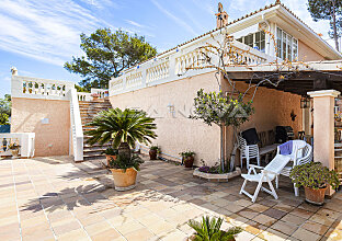 Ref. 2403421 | Mediterrane Villa mit Flair und Potenzial in ruhiger Wohnlage
