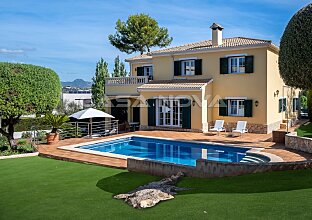 Imposante Villa mit Meerblick von der 1. Etage