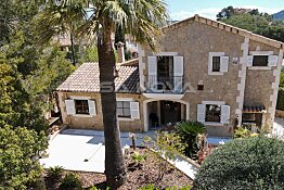 Elegant villa in a well-kept complex