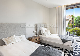 Ref. 2503449 | Moderne Villa mit großem Pool und gepflegtem Garten