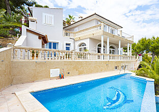 Ref. 2403455 | Elegant luxury villa