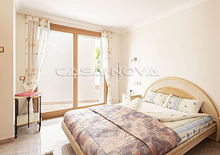 Ref. 2403455 | Light-flooded bedroom