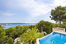 Luxuriöse Villa mit Meerblick in Südausrichtung